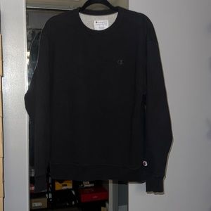 black champion sweater 🕸️